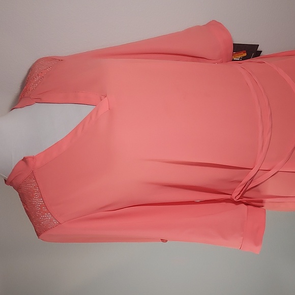 IZ Byer Coral Shirt Tail Hem 3/4 Button Up Sleeve Lace Back Shoulders Blouse M - Picture 9 of 12